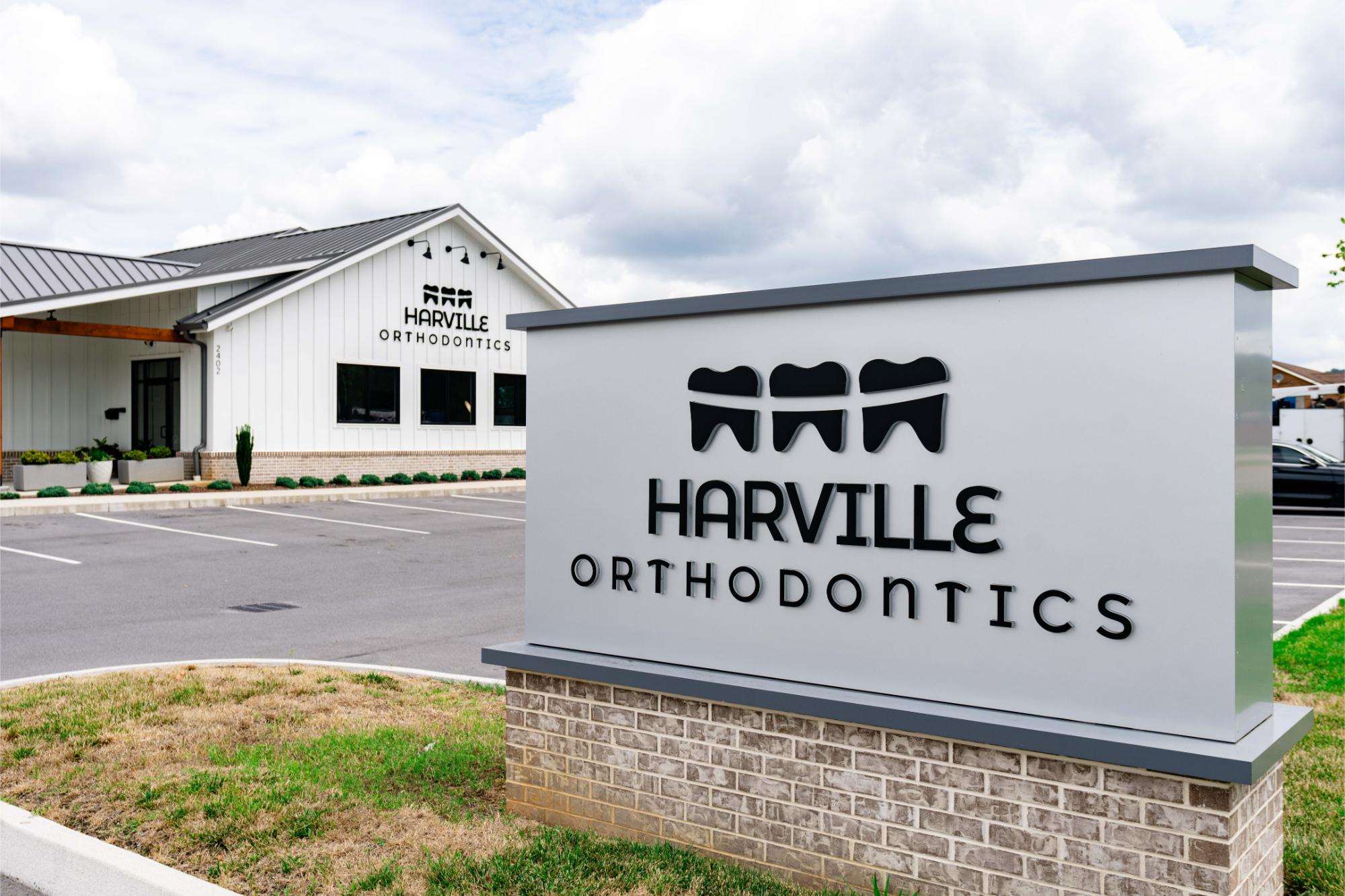 photo of Harville Orthodontics signage